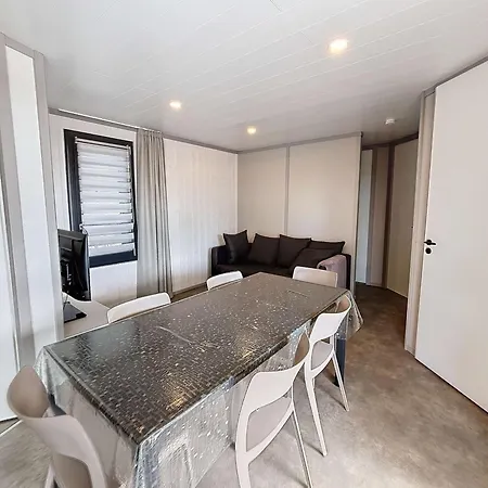 Chalet De Standing 6 Pers. A Jullouville - Piscine Chauffee, Plage A Proximite, Wi-Fi Inclus - Fr-1-361-536 Exterior photo